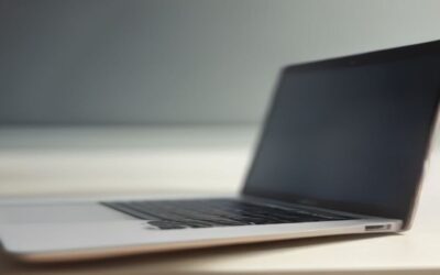 MacBook Air Privacy Screen (2026 Guide)